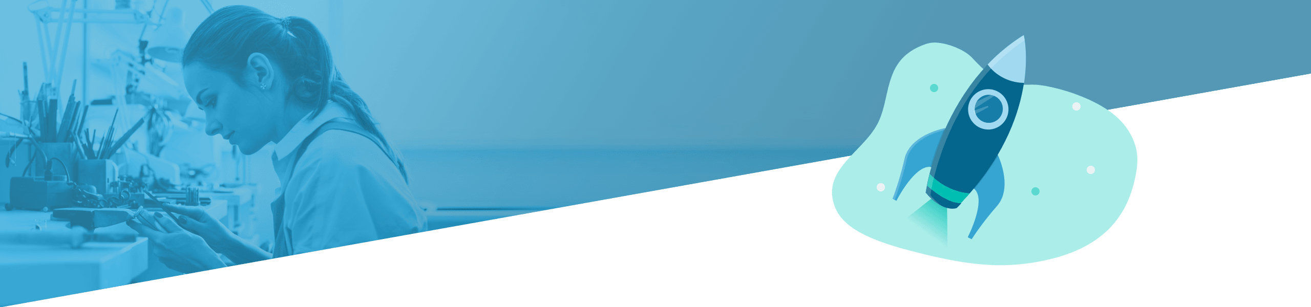 Ein geteiltes Bild, das links eine Wissenschaftlerin zeigt, die eine Probe untersucht, und rechts eine stilisierte Rakete, alles mit einem blauen Farbton überlagert.