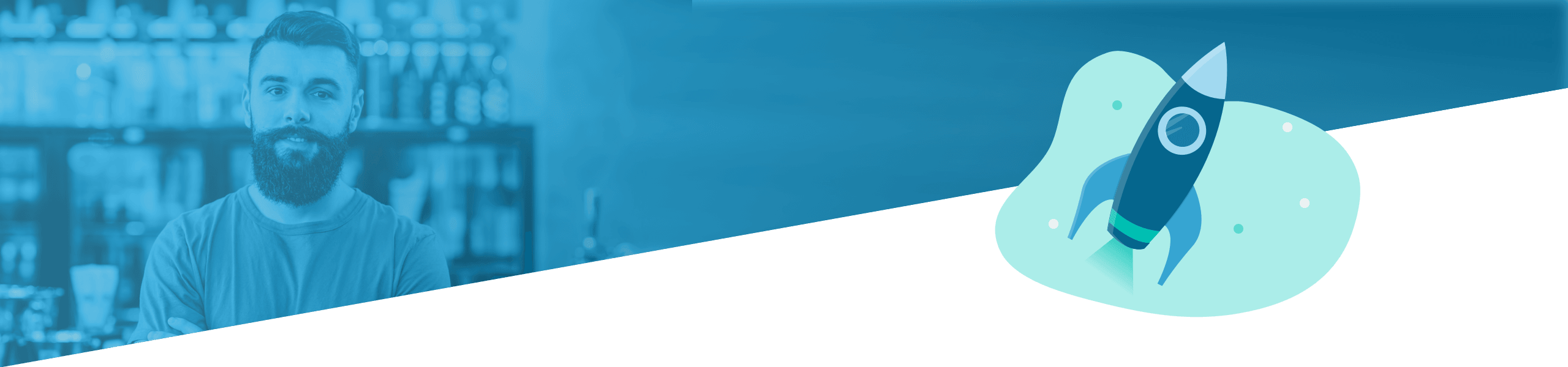 Geteiltes Bild mit einem lächelnden bärtigen Mann auf der linken Seite und einer stilisierten Raketengrafik auf der rechten Seite, beide vor einem blauen Hintergrund.